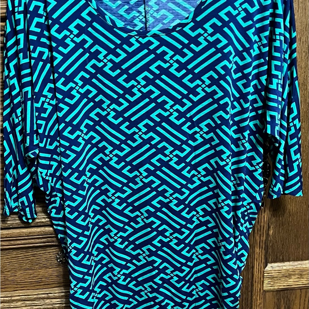 41 Hawthorn women’s top, large, smoke free, blue & teal, gathered at the bottom